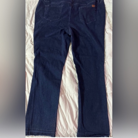Blue jeans w/ Raw Hem - Peace Love World - Size 22W - Picture 2 of 13